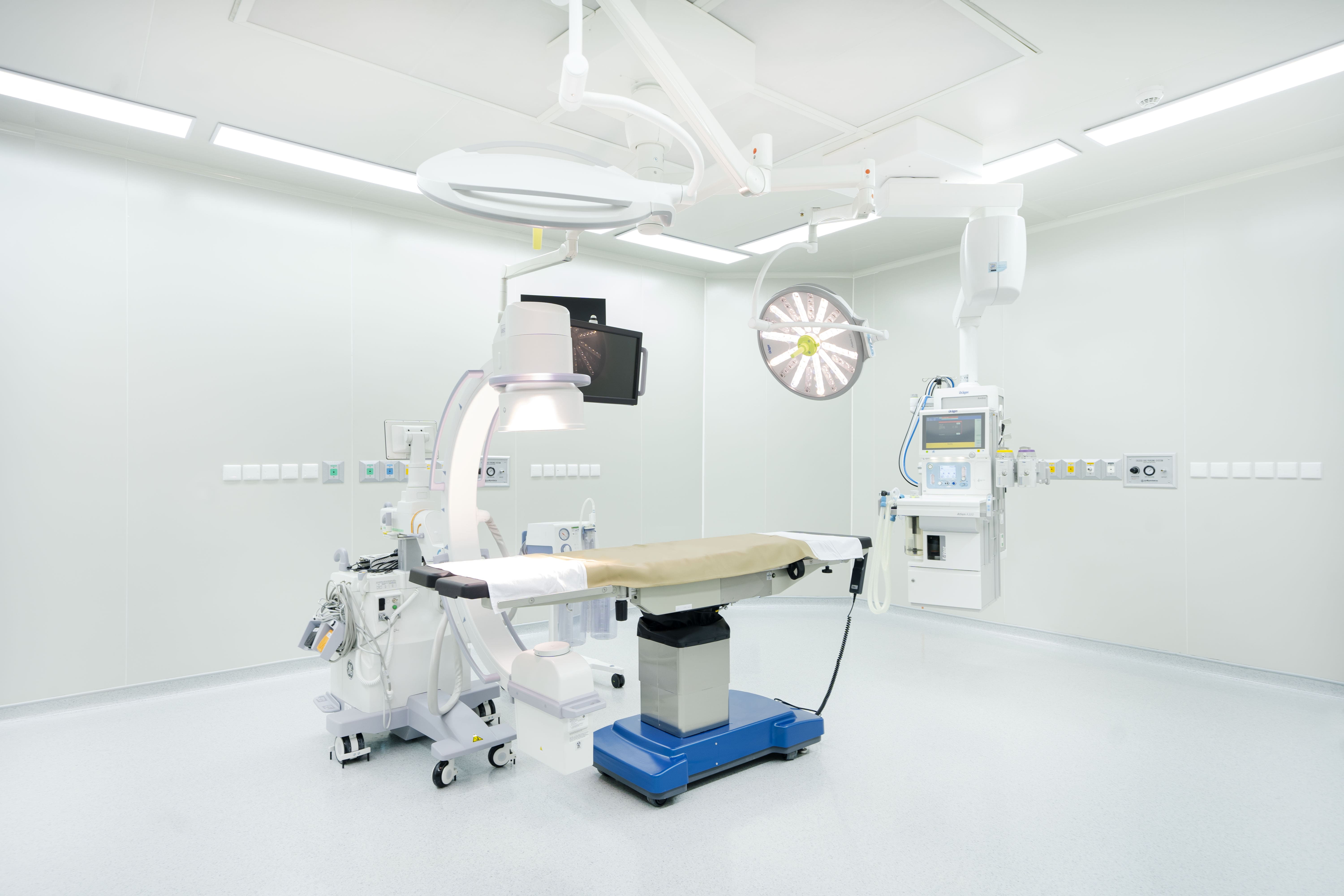 kamar operasi c arm